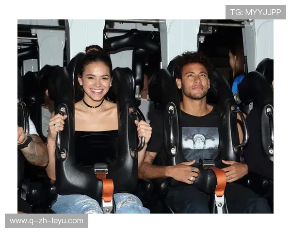 内马尔与家人共度周末照片曝光，生活化暖心