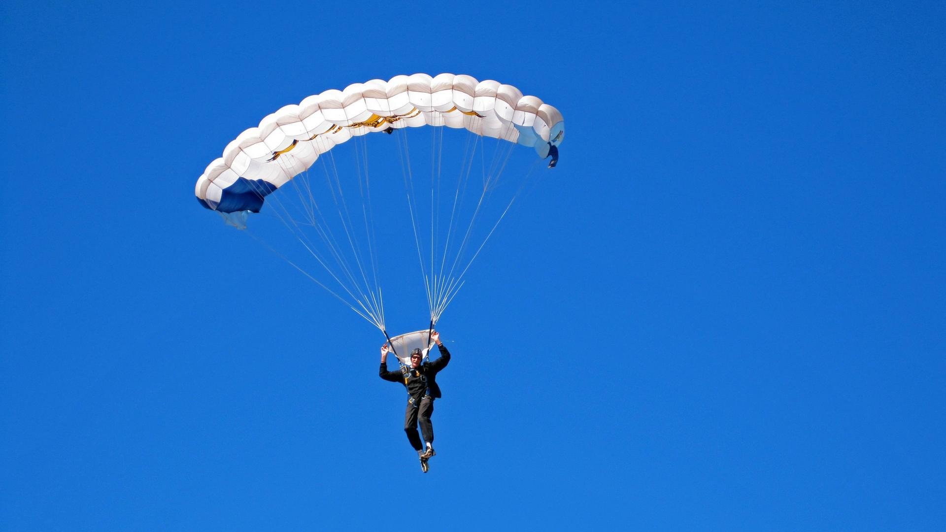 APP下载 LY Sports-加拿大男子接力队配合日益默契,加拿大400米接力