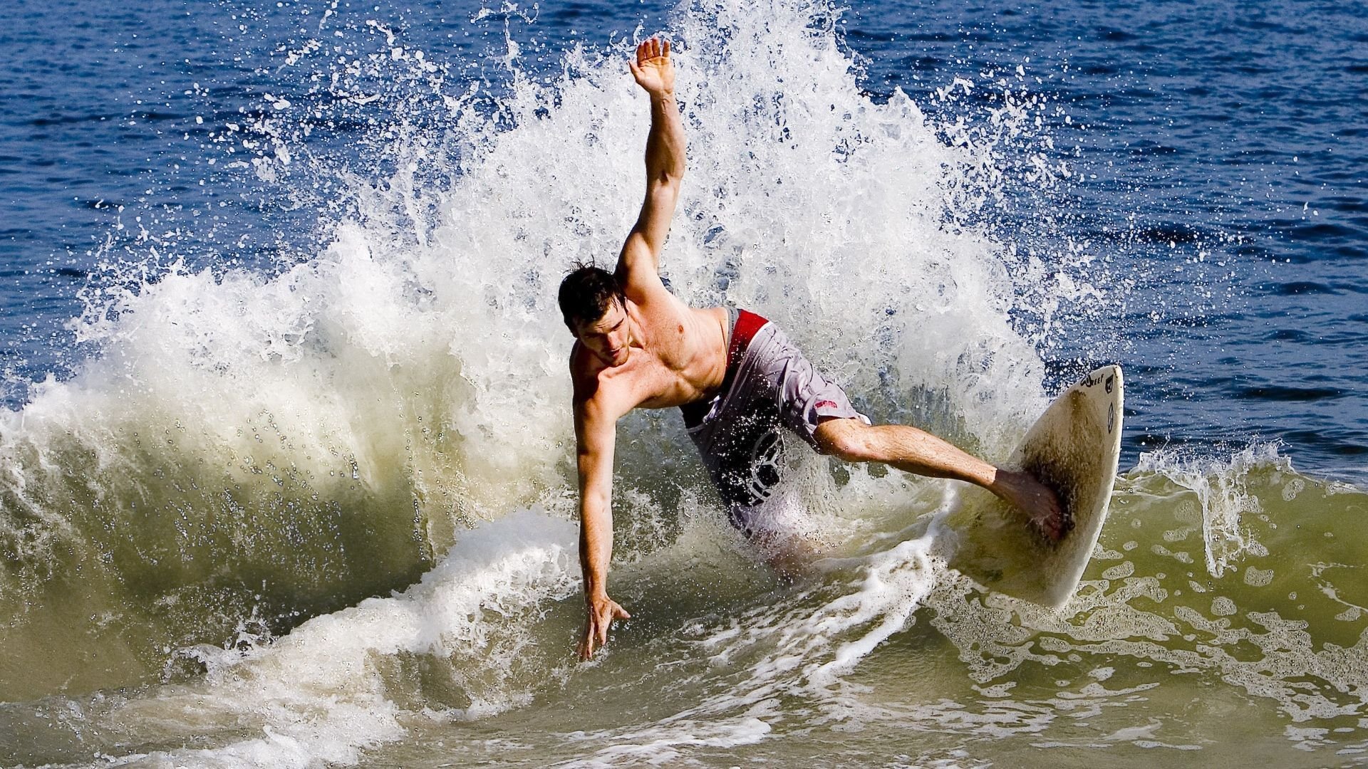 APP下载 LY Sports-赫梅列夫斯基游出个人赛季最佳成绩，梅赫里斯